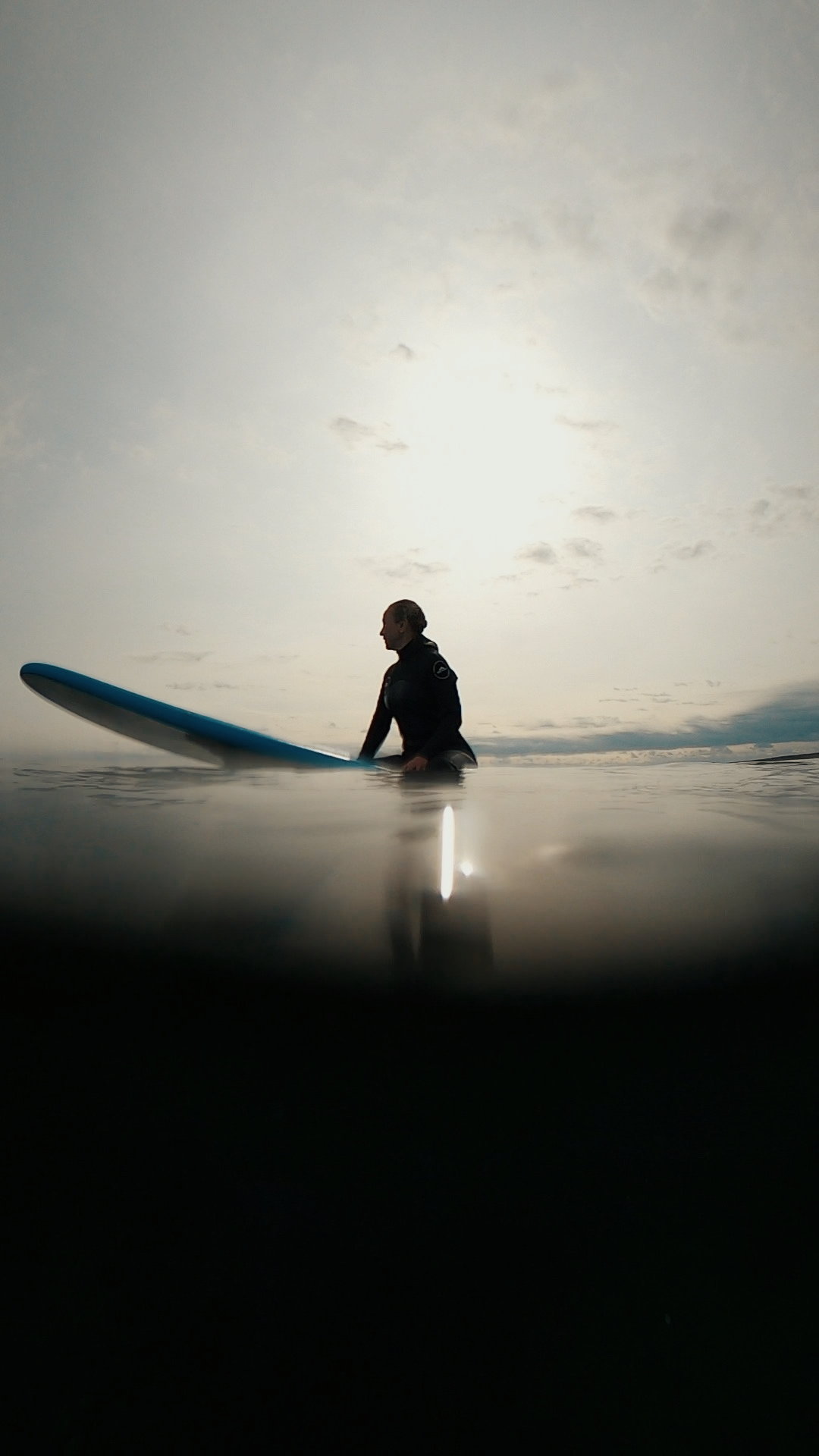 серфер на доске